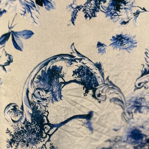 Rare Johnny was blue white embroidered 100% silk short sleeve blouse floral - Picture 9 of 10